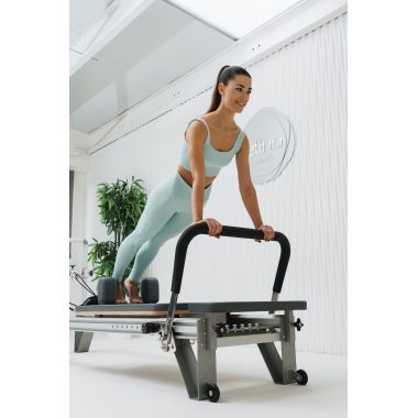 Elina Pilates Mentor Reformer Bundle - full product display view highlighting complete mentor reformer bundle package
