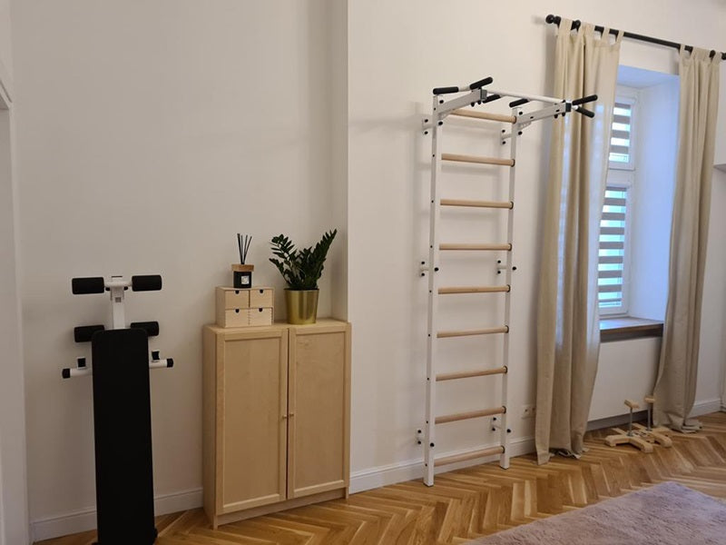 BenchK 721W white wall-mounted training station