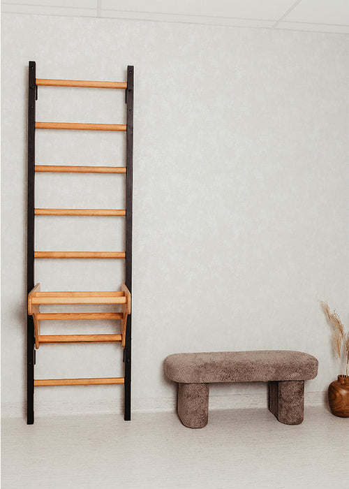 BenchK 211 Black wall bars detail